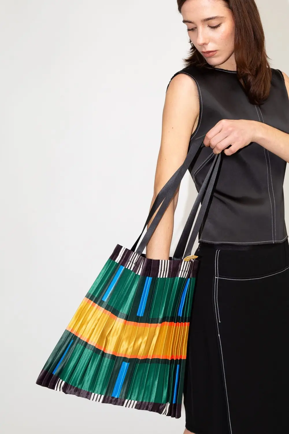 Satin pleated bag Orosei - Image 2